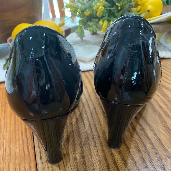 Gray/Silver and Brown Leopard heels. Size 6 1/2  LIKE BRAND NEW! - Picture 5 of 8